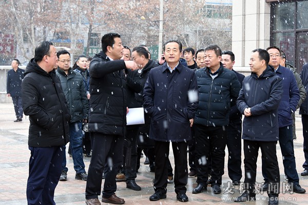 成少平帶隊(duì)督查調(diào)研橋南商場(chǎng)片區(qū)開(kāi)發(fā)改造運(yùn)營(yíng)等情況并召開(kāi)專(zhuān)題辦公會(huì)議