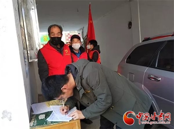 【甘肅全民戰(zhàn)“疫”】退休不褪色 戰(zhàn)“疫”一線顯擔當（圖）