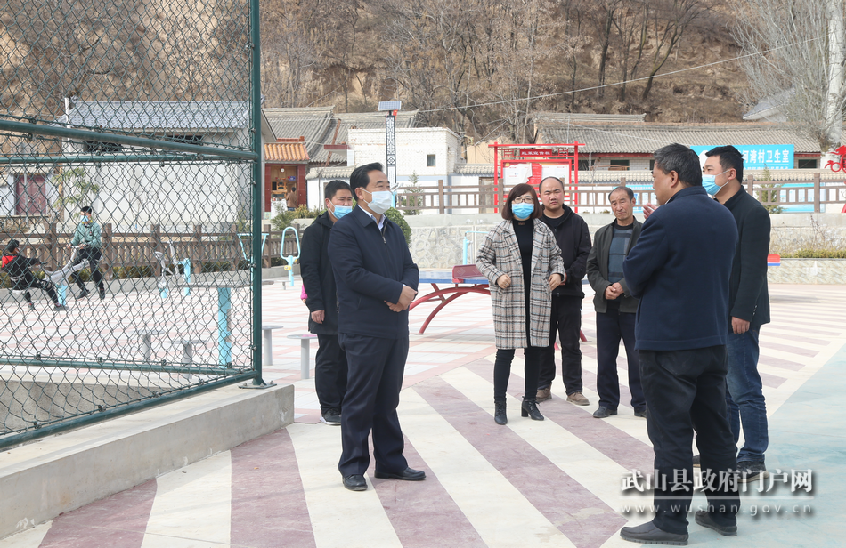 索鴻賓調(diào)研指導(dǎo)脫貧攻堅(jiān)、鄉(xiāng)村振興等工作