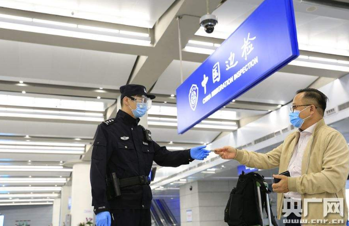 蘭州海關(guān)實(shí)施“三個三”監(jiān)測措施 嚴(yán)防境外疫情輸入