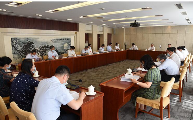 【兩會(huì)快訊】甘肅代表團(tuán)分組審議全國(guó)人大常委會(huì)工作報(bào)告，唐仁健參加第二小組會(huì)議并發(fā)言