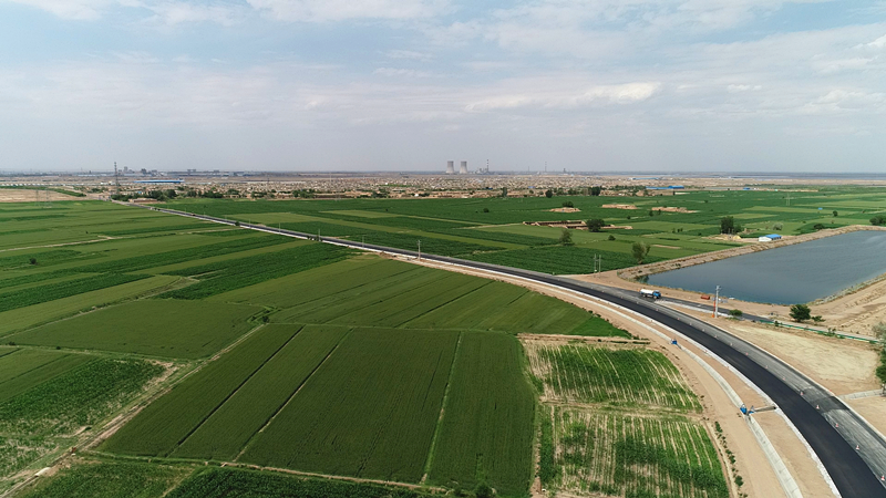 金昌市區(qū)通往火星一號(hào)基地的公路預(yù)計(jì)6月底全線(xiàn)通車(chē)