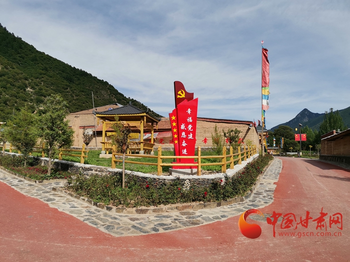 【蘭大新聞學(xué)子重走西北角】甘南迭部：村民吃上“文化飯”，搭上“旅游車”