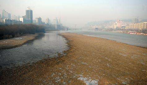 市民：黃河水位大降會不會影響供水？ 水務部門：枯水期流量偏小屬于正常現(xiàn)象