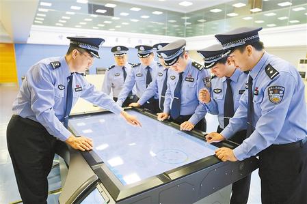 致敬！人民警察