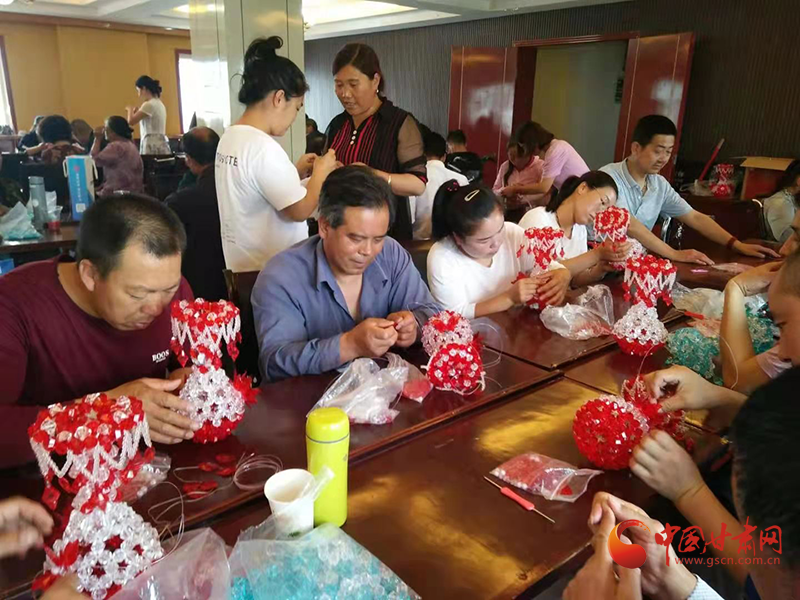 西和：免費(fèi)技能培訓(xùn) 讓殘疾人家務(wù)賺錢(qián)兩不誤