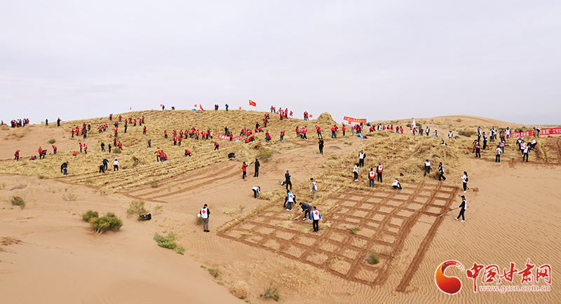 甘肅省委宣傳部、省文明辦、省志愿服務(wù)聯(lián)合會(huì)在古浪縣舉行壓沙主題文明實(shí)踐志愿服務(wù)活動(dòng)