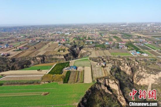 圖為位于甘肅省慶陽(yáng)市西峰區(qū)境內(nèi)的南佐遺址地貌。(資料圖) 甘肅省文物局供圖