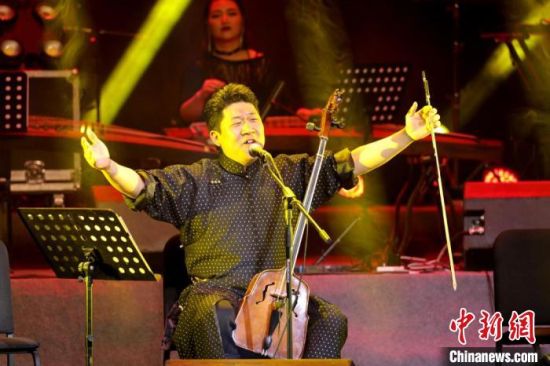 圖為樂隊主創(chuàng)巴依勒格。(資料圖) 受訪者供圖