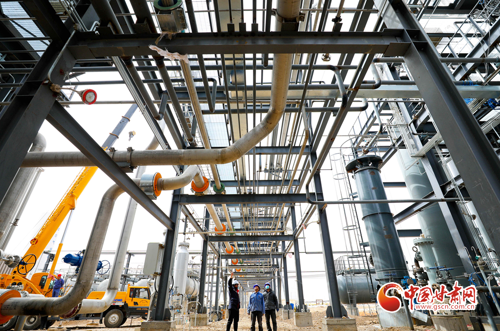 【隴拍客】甘肅：張掖液化天然氣儲(chǔ)備中心建設(shè)忙