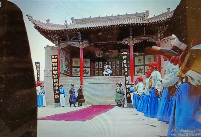 電影《新龍門客?！菲^之關(guān)城清代戲臺(tái)特寫