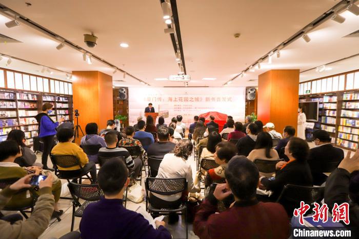 圖為首發(fā)儀式現(xiàn)場?！B門外圖供圖